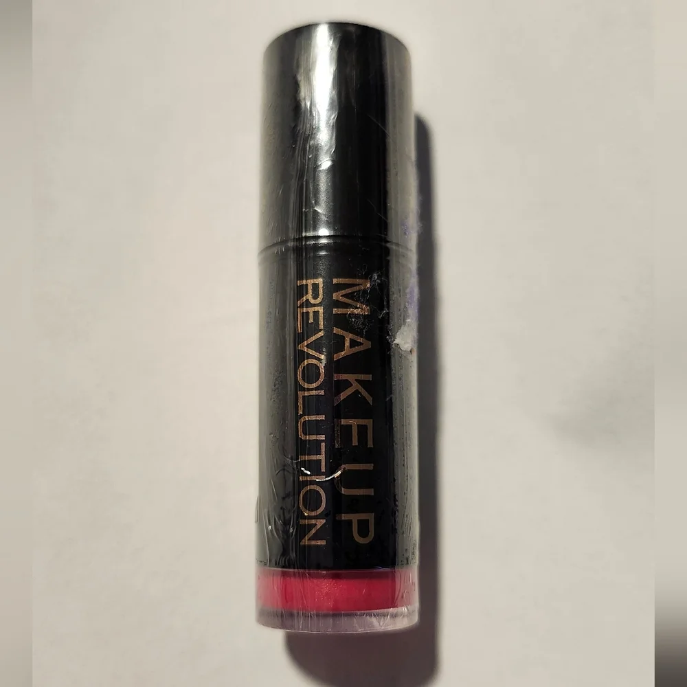 Makeup Revolution Lipstick In Dazzle
